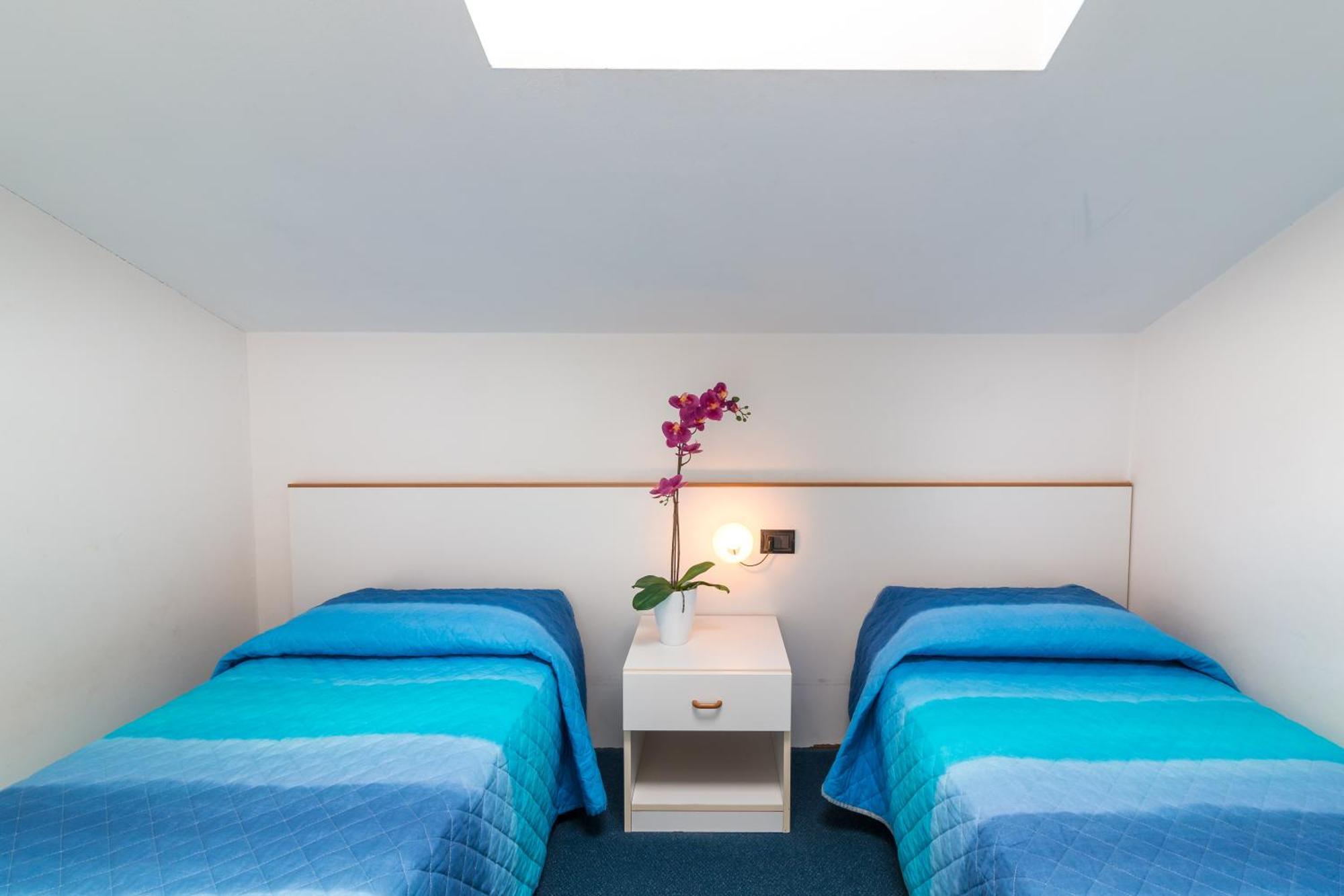 Residence Marina Riva del Garda Pokoj fotografie